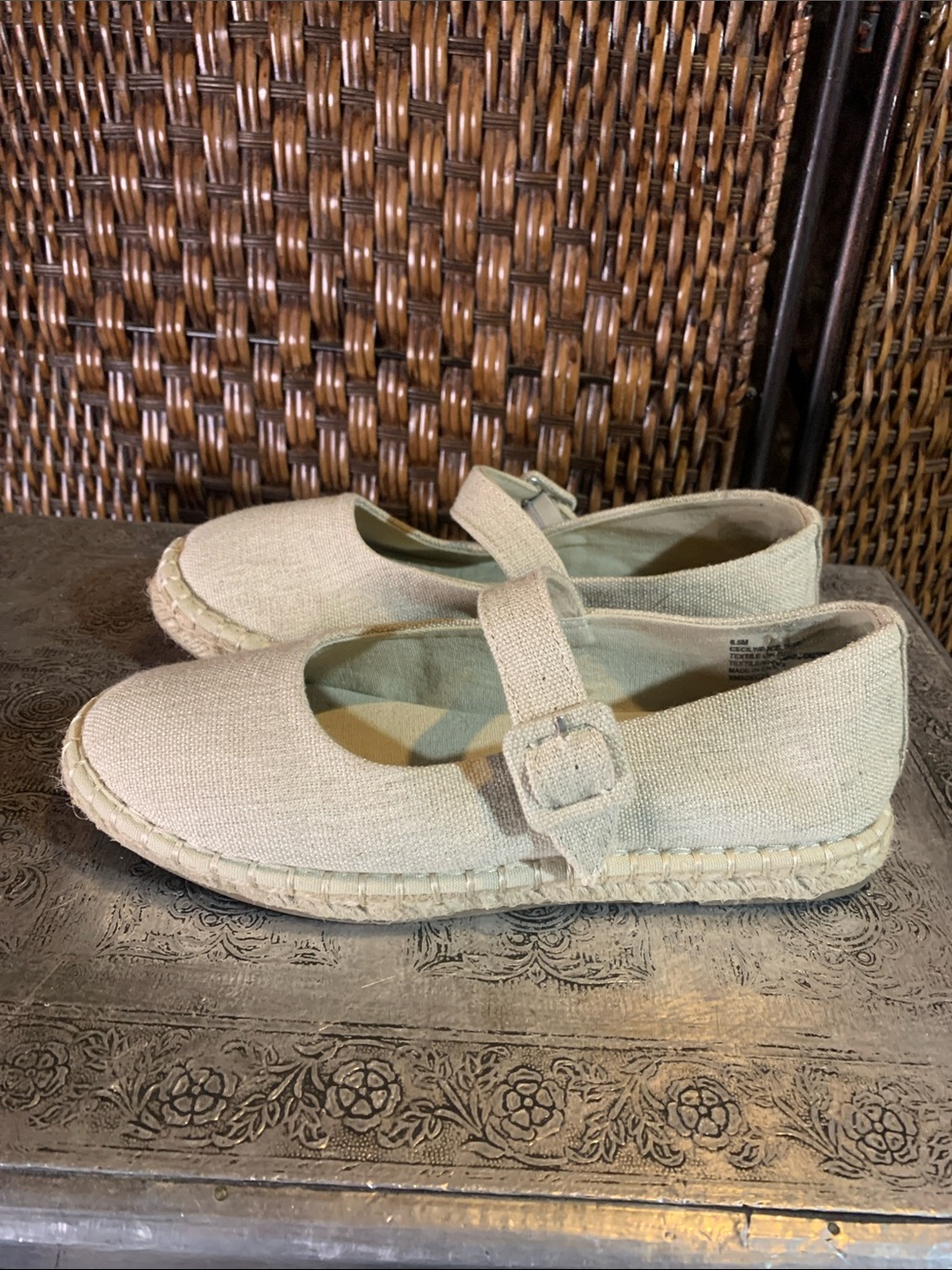 Haute Hippie Cream Linen Blend Mary Jane’s Size 6.5